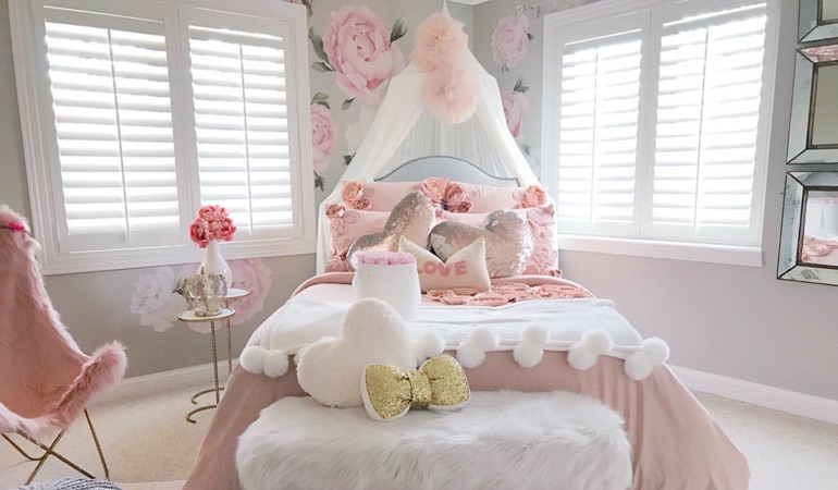 Plantation shutters can add some personality to your children’s bedroom. Plantation shutters in a girls bedroom